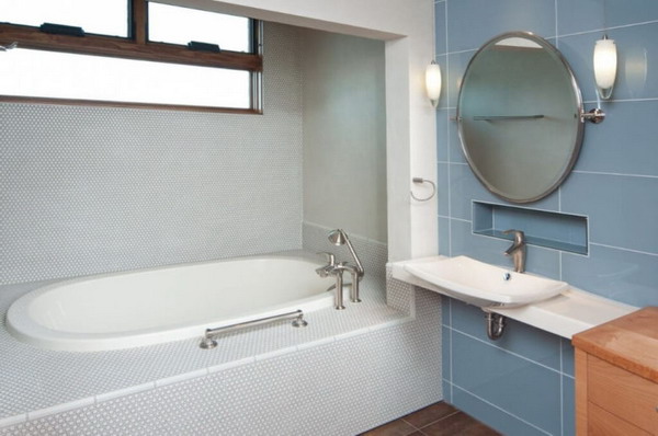 Read more about the article Small Bathtub Trends 2025 – Original Space Design Ideas